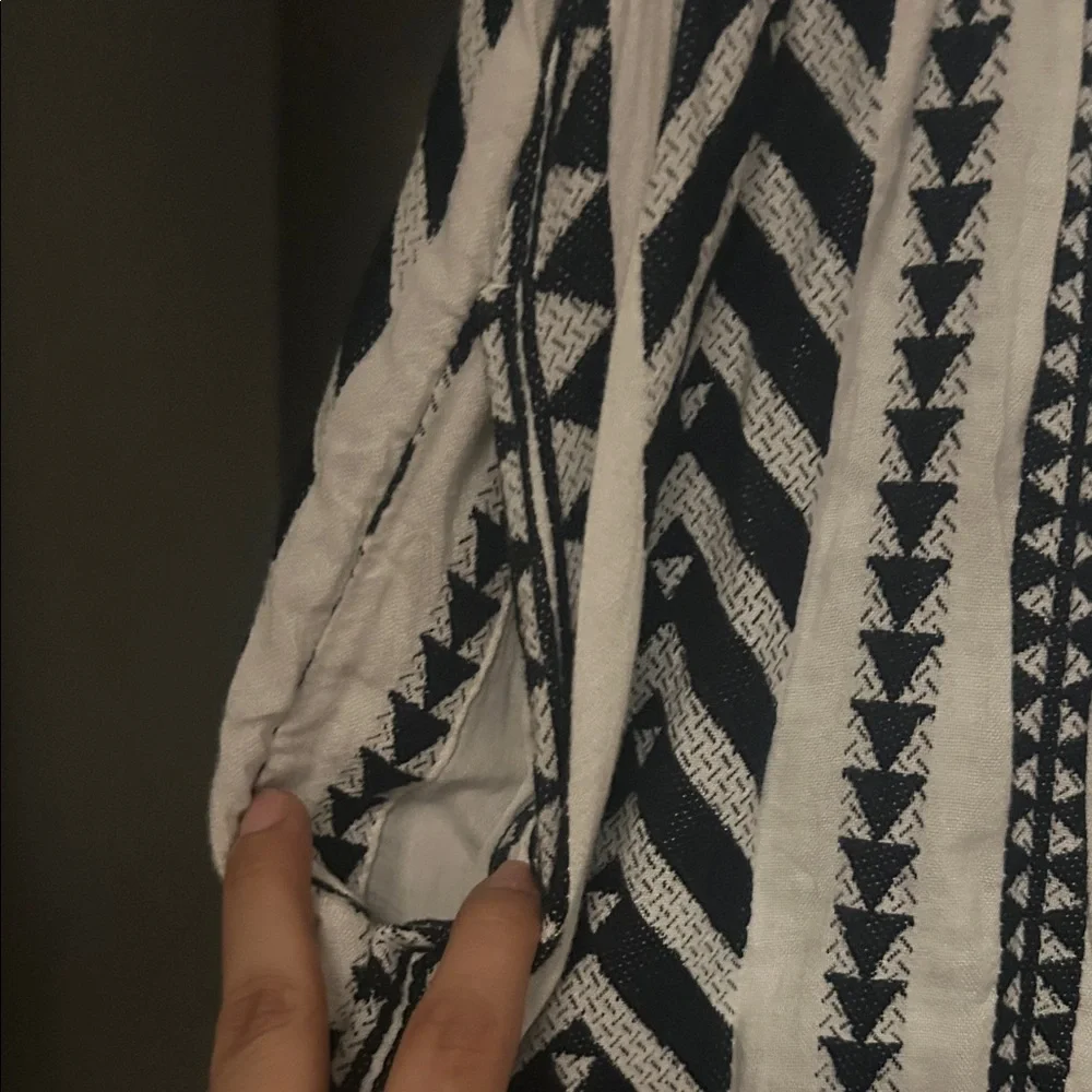 Old Navy Black and White Patterned Midi Dress - Picture 3 of 4
